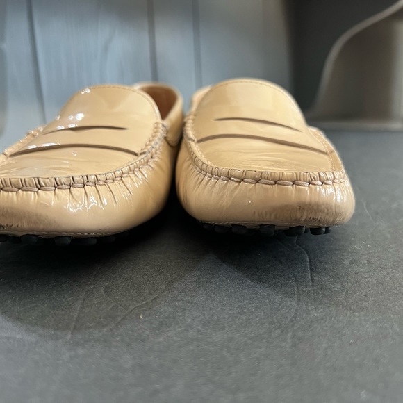 Tod’s Gammino Patent Leather driving loafer moccasin size 36 1/2 Cream - Picture 9 of 9
